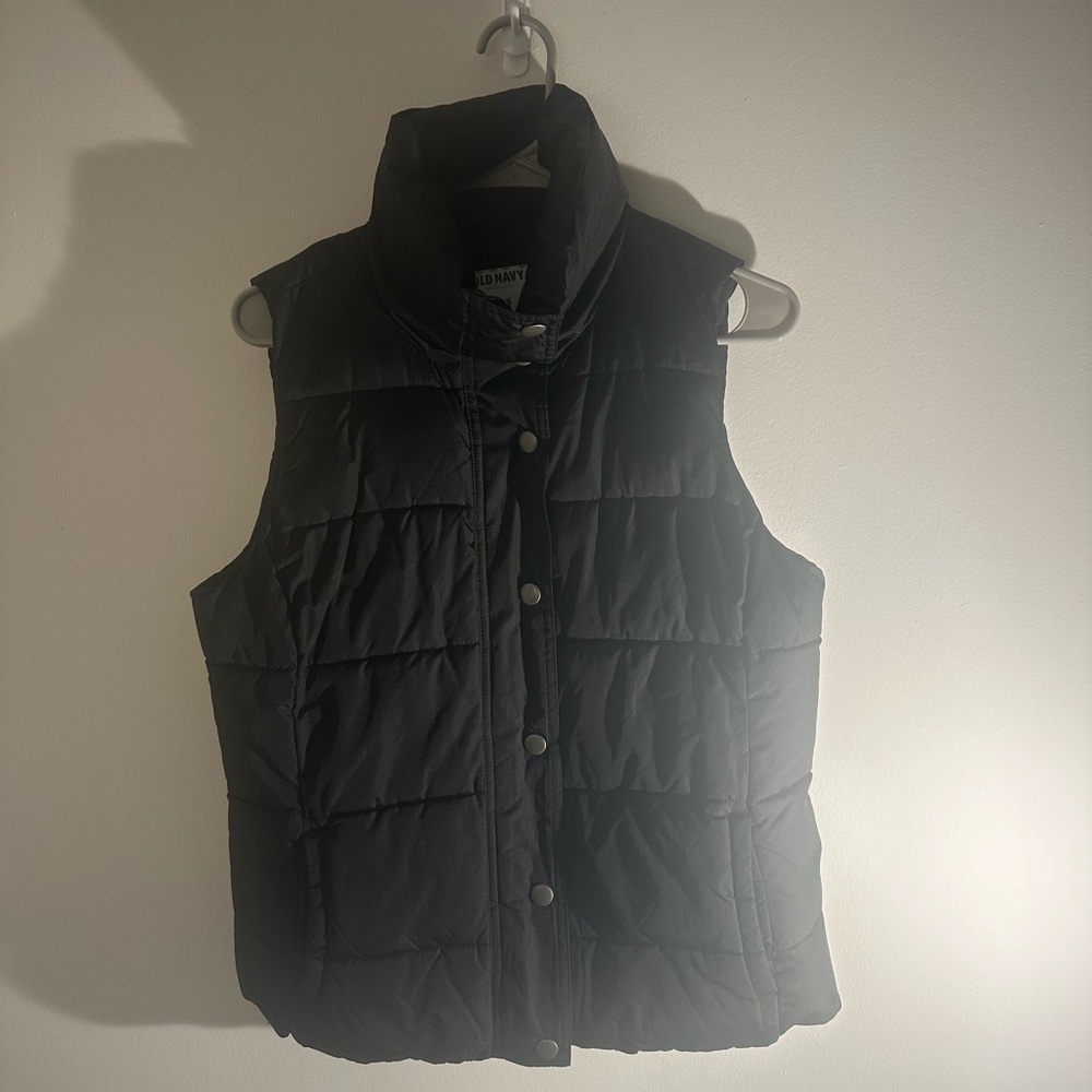 Old Navy Black Down Vest (Medium)